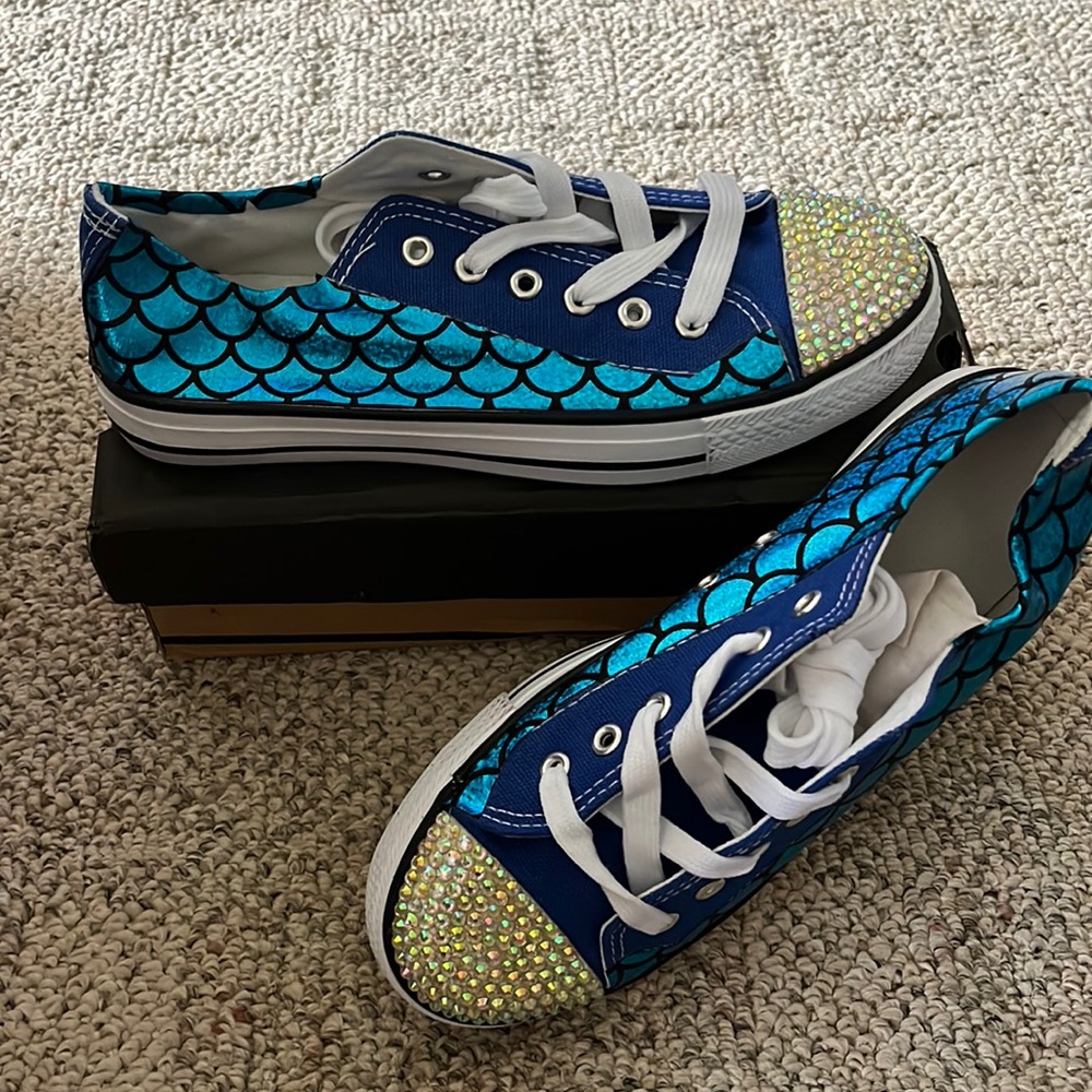 Mermaid 🧜‍♀️ Chucks style sneakers that sparkle ✨ new never worn